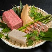 肉や魚介のやみつき定番串、野菜系やみつき串も注目