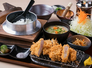 家族の幸せな1日に味わいたいとんかつ