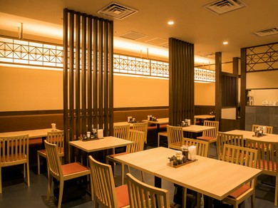 家族・友人との食事にぴったりな店内