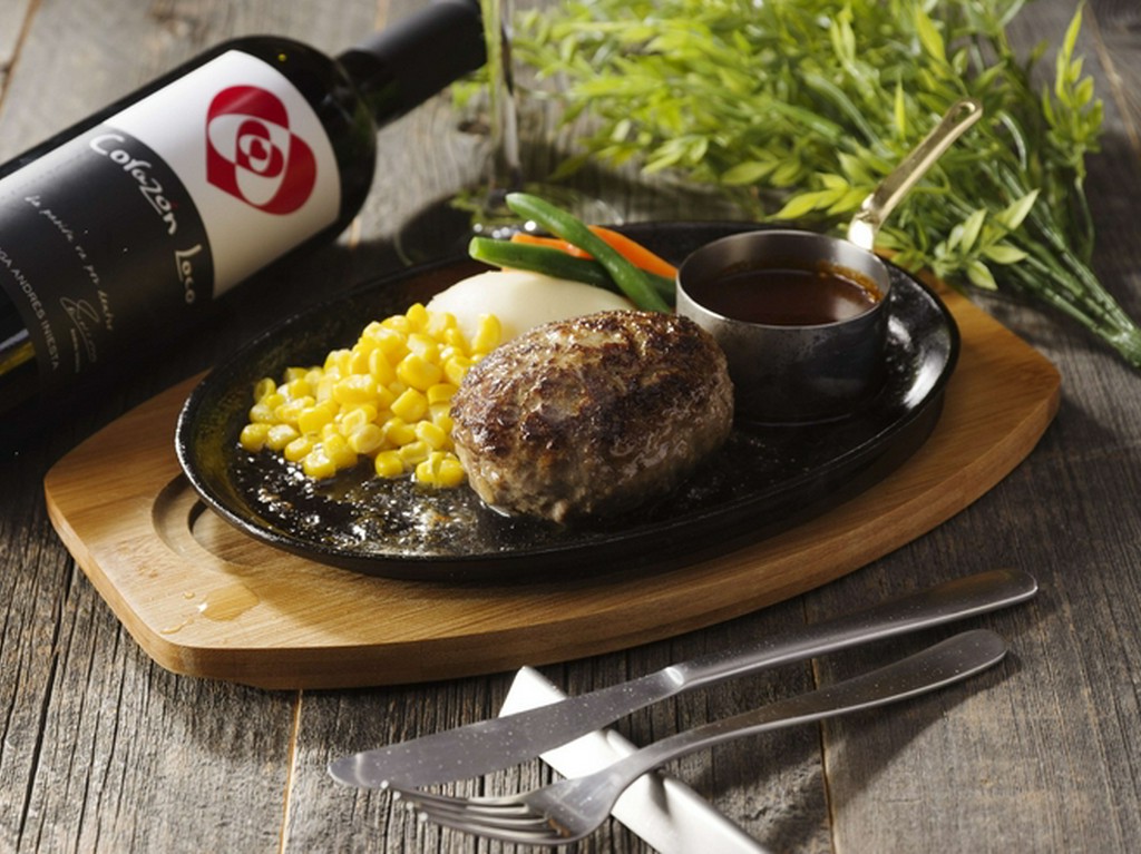 多くのカップルたちを見守ってきたレストラン