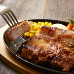 肉食の方にはたまらない肉厚!!うまみある脂は、九州産ならでは!!ワインと共に是非!!
