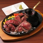 和牛肉もも、カイノミ、中落カルビの贅沢な3種盛りです。