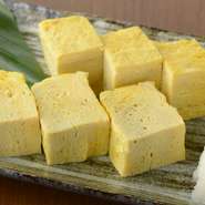 こだわりの出汁・かえしを使った、蕎麦店ならではの一品料理も用意。食事。お酒も冷酒・熱燗・焼酎とさまざまで宴会利用も歓迎とのこと。酒と蕎麦をじっくり味わってみませんか。