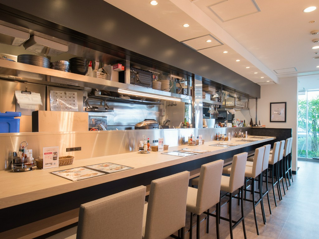 お1人さまの需要にもしっかり応えるカウンター席