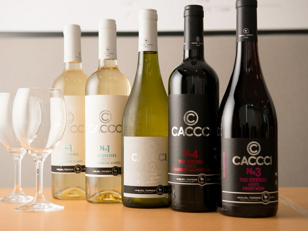 オリジナルハウスワインをはじめ牡蠣と合わせたい一本