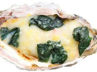 定番の”ロックフェラー”を焼き牡蠣にしました。
