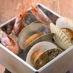 仲間同士で盛り上がる、魚介たっぷりの豪快な『カンカン蒸し』