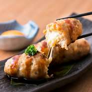 一つ一つチーズを入れて、
心を込めて焼き上げます。