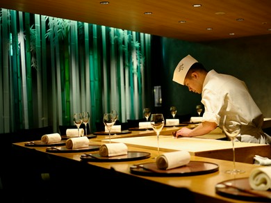 躍動感あふれる、究極の食空間