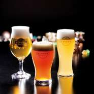 1931年からの歴史を持つ老舗名古屋【浩養園】が、自信を持っておすすめするクラフトビールをはじめ、自慢の一杯を用意。ミニブーツ型のかわいいグラスでの飲み比べも楽しめます。