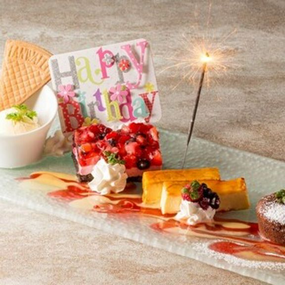 ≪席だけ予約プラン≫誕生日など、主賓を盛り上げる『花火付デザートプレート』を要予約でご用意致します！