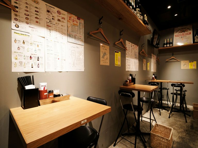 少人数の宴会に。料理とお酒を囲んで愉快なひととき