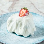 生クリームに包まれた新感覚のショートケーキ