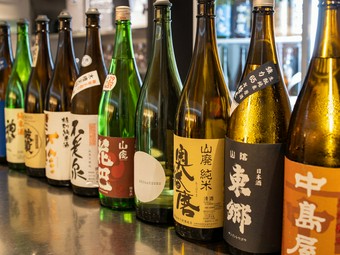 いろいろな日本酒をリーズナブルに楽しめる人気コース！　お燗もOK！