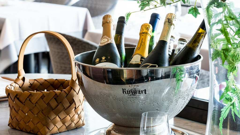 料理とのペアリングにふさわしいシャンパンやワイン