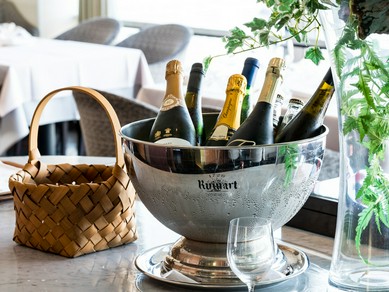 料理とのペアリングにふさわしいシャンパンやワイン