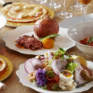 お料理は人数によってシェアスタイルでのご提供となります。
14名様以上のご予約はお電話にてお問い合わせくださいませ。
土日祝ランチ、お盆、年末年始特別コース期間は除かせて頂きます。