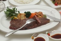 厳選黒毛和牛 サーロイン・サラダ・スープ・温野菜・ライス・フルーツ・アイス・コーヒー又は紅茶