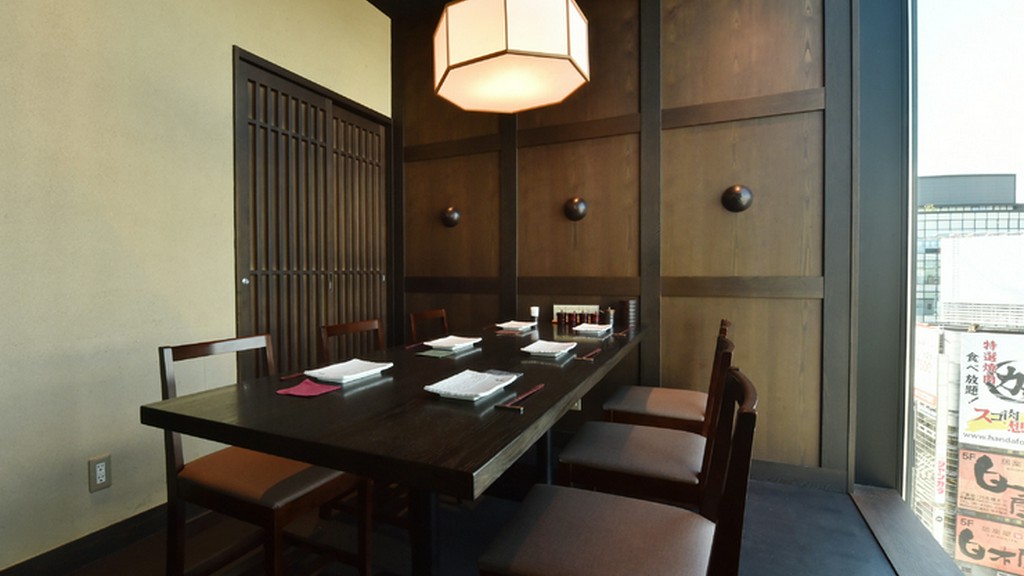 ビジネスシーンを和ませ、架け橋となる焼鳥の美味しさ