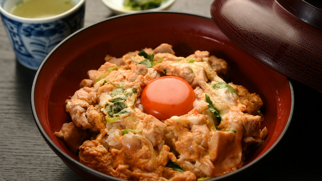 八ヶ岳卵の親子丼（並）