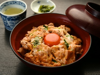 八ヶ岳卵の親子丼（並）