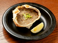 濃厚なカニ味噌は骨太な日本酒との相性！