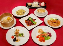 誕生日や結婚記念日、入学・卒業祝い、顔合せなどの特別な日のお食事のシーンに特別コースをご用意しました