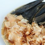 化学調味料、食塩を一切使用していないカツオと昆布のお出汁です。