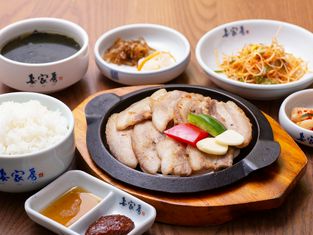 韩国旬彩料理 妻家房
