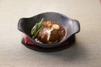 黒毛和牛×日南もち豚　煮込みハンバーグ