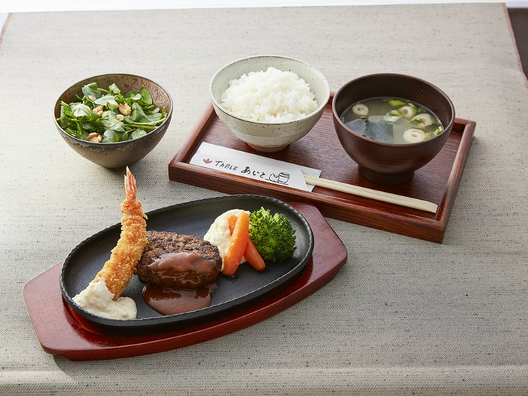 洋食 あじと なんば 洋食 の料理 店内写真 ヒトサラ 洋食 あじと なんば 洋食 の料理 店内写真 ヒトサラ