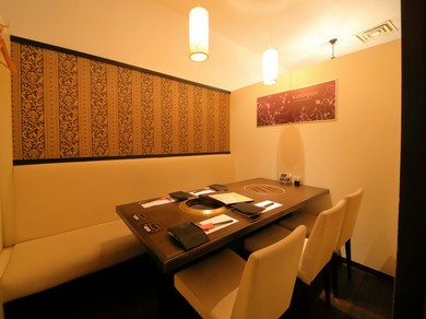 デートや接待、家族での団らんに。ゆっくり過ごせる完全個室