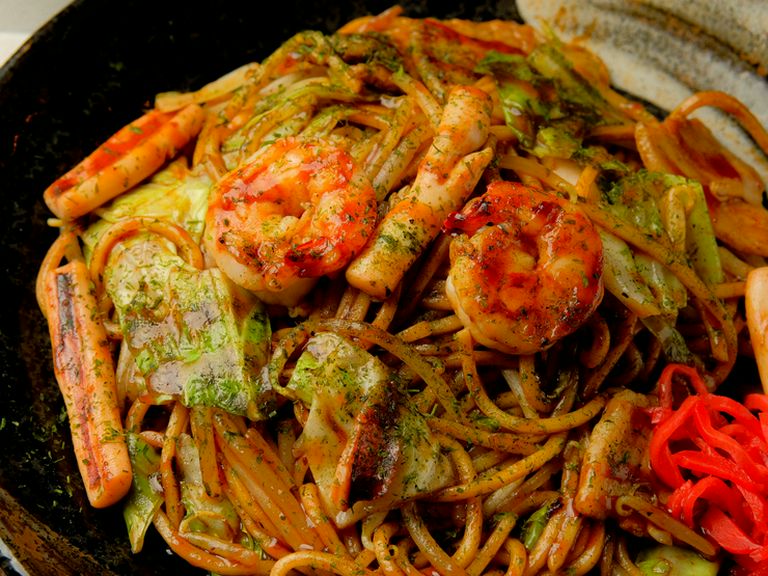 上質な肉、市場で厳選する新鮮な魚介を使ったメニューが充実