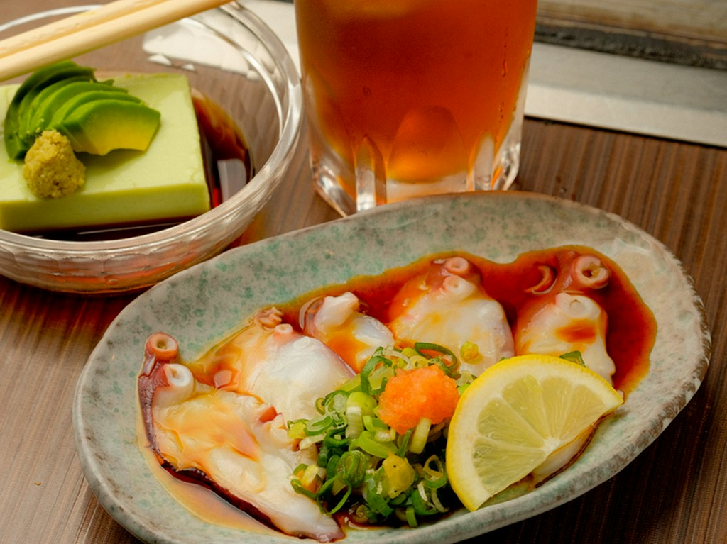 食材にこだわった一品料理も充実