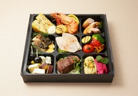 お家で家族や親しい友人との誕生日会やお祝い事にプチ贅沢をお届けします。
※前日までに要予約