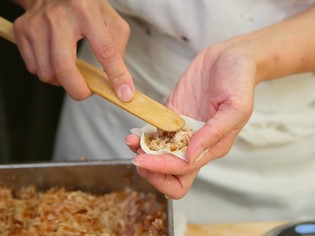 国産豚肉のジューシーな味わいが、いつでもつくりたて