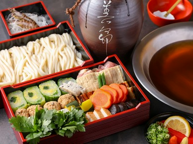 こだわりの出汁で味わう、老舗の味『うどんすき』