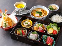 月替わりで季節の食材を味わえる『美々卯弁当』