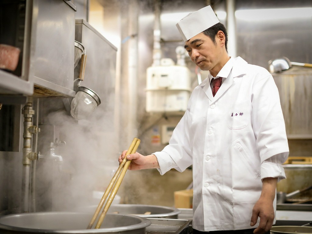 料理はもちろん、盛り付けや清潔感にまでこだわった心地よい接客