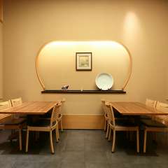 洗練された落ち着いた空間で、ゆったり語り合える接待を