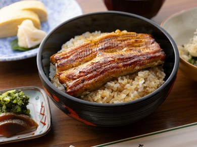戦前から引き継ぐ秘伝の特製たれ使用。深みのある旨みを味わう『鰻丼』