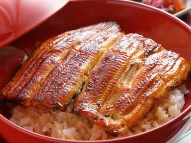 戦前から引き継ぐ秘伝の特製たれ使用。深みのある旨みを味わう『鰻丼』