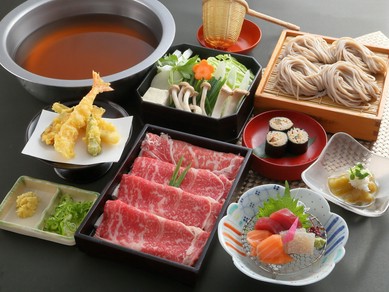 国産牛と香り高いそばを満喫できる鍋、名物『そばしゃぶ』