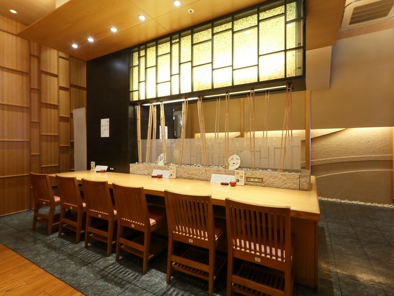 お一人様のランチにも利用しやすいカウンター席