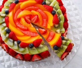 産地や銘柄にこだわって仕入れる、旬のフルーツ