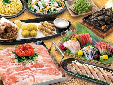 テーブルを華やかに彩るのは、乙女心をくすぐる美味しい九州料理