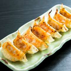 ジューシーな肉汁溢れる『こだわり黒豚焼き餃子』