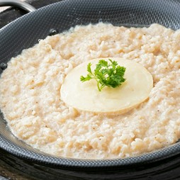焼きカマンベールのWチーズリゾット　～トリュフ風味～
