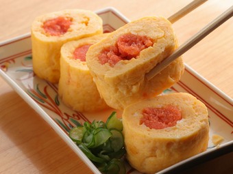 食感はもちろん、味もここならでは！　ふんわり仕立ての具だくさん『明太だし巻き』