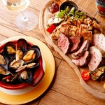 お肉、ベルギー伝統料理ムール貝の白ワイン蒸しを堪能できるコース！！